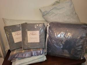 lot 327 image: Set of Soft Surroundings Balloon Drapery Panels and Decorative Pillow Covers