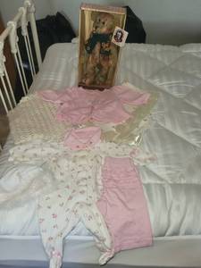 lot 344 image: Baby Clothing Set with Teddy Bear and Winnie the Pooh Blanket
