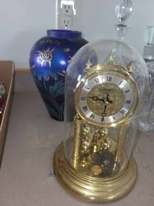 lot 357 image: Vintage Iridescent Art Glass Vase and an Anniversary Clock