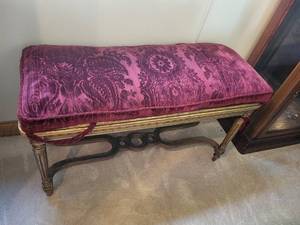 lot 364 image: Vintage Upholstered Bench with Ornate Wood Frame
