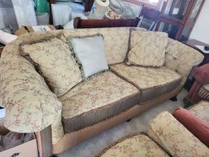 lot 372 image: Floral Pattern Sofa and Armchair Set with Decorative Cushions
