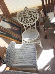 lot 385 image: Vintage White Wicker Chair and Wicker Table