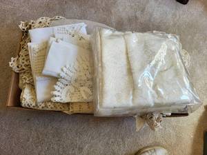 lot 481 image: Large Assortment of Decorative Lace and Fabric Tablecloths