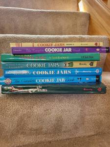 lot 482 image: Collection of 7 Cookie Jar Collector Books
