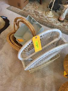 lot 485 image: Collection of 5 Woven Baskets with Various Designs