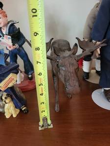 lot 507 image: Vintage Cast Iron Moose Figurine 8-Inch