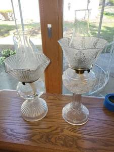 lot 516 image: Pair of Vintage Glass Oil Lamps with Decorative Patterns
