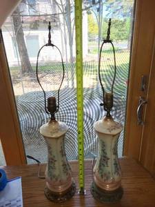 lot 523 image: Pair of Vintage Floral Ceramic Table Lamps with Brass Base