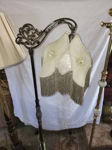 lot 2 image: Antique Floor Lamp