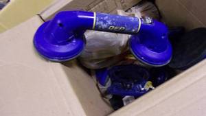 lot 26 image: lot of 8 suction cups...