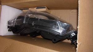 lot 32 image: headlight assembly for 2013-2016 ma...