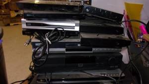 lot 127 image: lot of 10 dvd players...