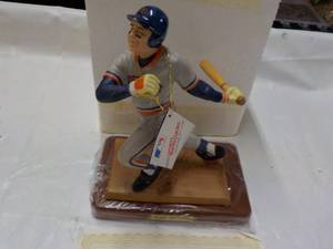 lot 17 image: Sports Impressions Alan Trammell Fi...