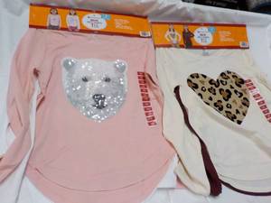 lot 23 image: 4 ct Members Mark size 78 Tee Shi...
