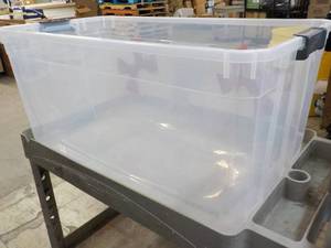 lot 31 image: Large Tote- no lid...