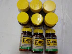 lot 42 image: 9 ct Mason Natural E 400 iu...