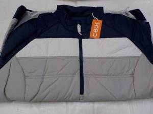 lot 84 image: Cutter and Buck size XXL NavyWhite...