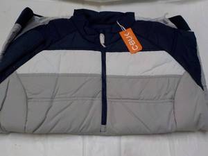 lot 89 image: Cutter and Buck size XXL NavyWhite...