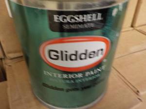 lot 101 image: 8 qts Glidden Paint- your choice of...