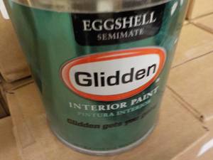 lot 103 image: 8 qts Glidden Paint- your choice of...