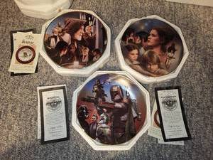 lot 38 image: Limited Edition Star Wars Heroes and Villains Plate Collection