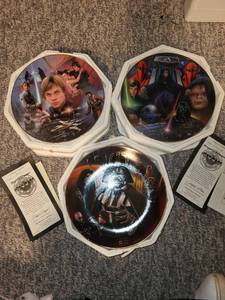 lot 39 image: Star Wars Heroes and Villains Plate Collection by Hamilton