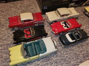lot 56 image: Collection of 6 Die-Cast Vintage Classic Car Models