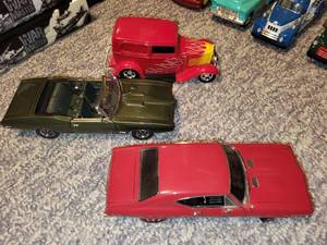 lot 59 image: Set of 3 Diecast Model Cars, Including Vintage Hot Rod and Muscle Cars