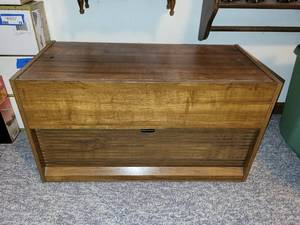 lot 80 image: Wooden Rolling Storage Chest with Removable Lid