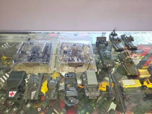 lot 107 image: Set of 18 Collectible Military Model Vehicles and Figures