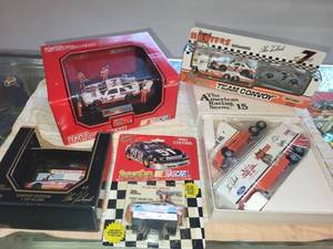 lot 110 image: Collection of 6 Alan Kulwicki NASCAR Die-Cast Models