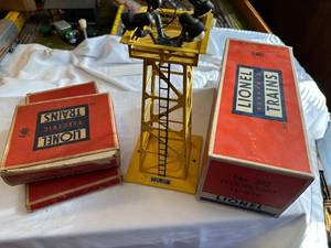 lot 163 image: Lionel No. 395 Floodlight Tower with Original Box
