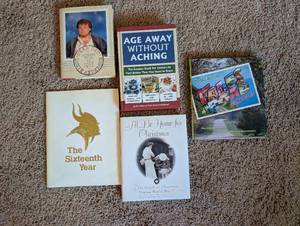 lot 209 image: Collection of 5 Assorted Books Including Age Away Without Aching and Fields of Thunder