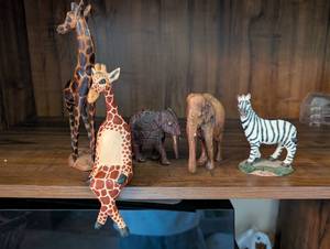 lot 215 image: Set of 5 Handcrafted Wooden Animal Figurines