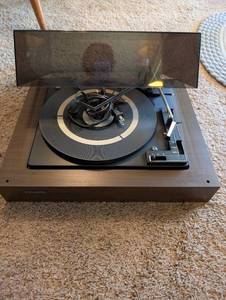 lot 217 image: Vintage Panasonic Turntable Record Player