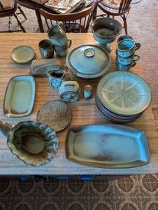 lot 235 image: Collection of Mid-Century Modern Style Pottery Dishware