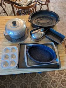 lot 237 image: Collection of Wagner Ware Magnalite Cookware and Baking Pans