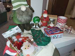 lot 267 image: Holiday and Occasions Decorative Lot with Santa Figures and Gnome