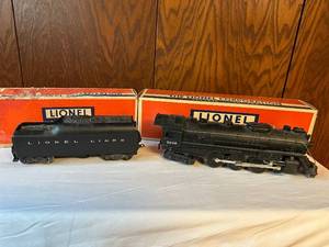 lot 274 image: Lionel Train Set with 2046W Tender and 2046P Engine