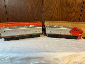 lot 279 image: Vintage Lionel No. 218 Santa Fe Diesel Locomotive with Original Box