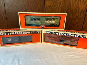 lot 280 image: Set of 3 Lionel Electric Model Trains in Original Boxes