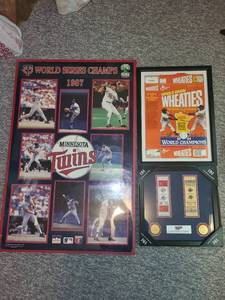 lot 302 image: Minnesota Twins 1987 & 1991 World Series Memorabilia Collection