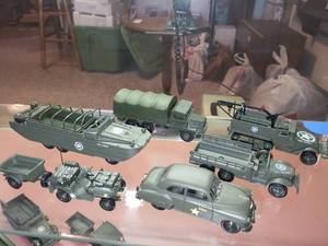 lot 321 image: Collection of 6 Military Toy Vehicles with Authentic Design