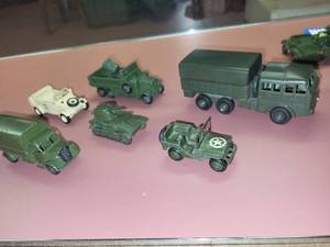 lot 324 image: Set of 7 Die-Cast Military Vehicle Models by Dinky Toys