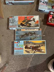 lot 338 image: Collection of 3 Vintage Aircraft Model Kits P-39 Airacobra, Junkers Ju 88, AC-47