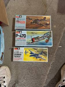 lot 339 image: Set of 3 Vintage Model Airplane Kits Typhoon, Thunderbolt & Grumman Tigercat