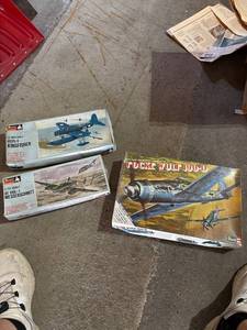 lot 341 image: Collection of 3 Model Aircraft Kits Focke Wulf, Messerschmitt, and Kingfisher