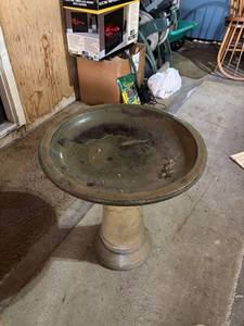lot 346 image: Used Concrete Bird Bath with Rustic Finish