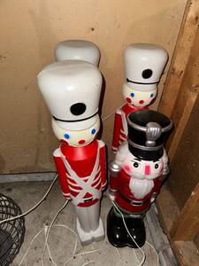 lot 370 image: Set of 3 Decorative Holiday Nutcracker Statues
