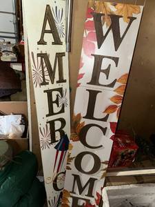 lot 375 image: Set of 2 Decorative Wooden Welcome and America Signs